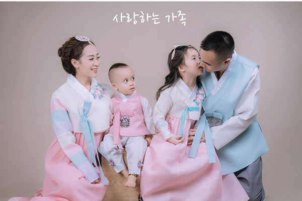 Gợi ý chụp ảnh gia đình theo phong cách Hàn Quốc