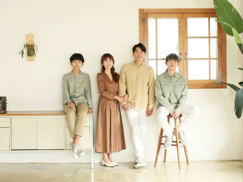 Bí quyết chụp ảnh gia đình kiểu Hàn Quốc ấn tượng nhất - Trung Tâm du học  Sunny