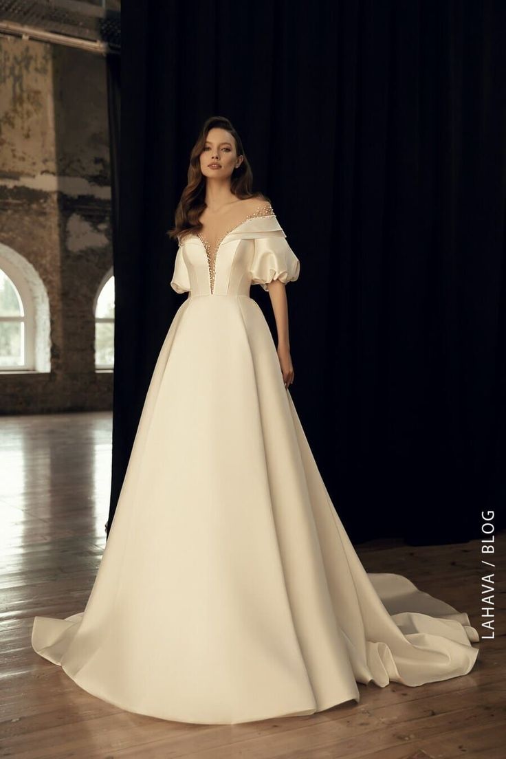 20 Mẫu váy cưới đơn giản sang trọng 2023 | Váy cưới chữ a, Váy cô dâu, Áo dạ hội