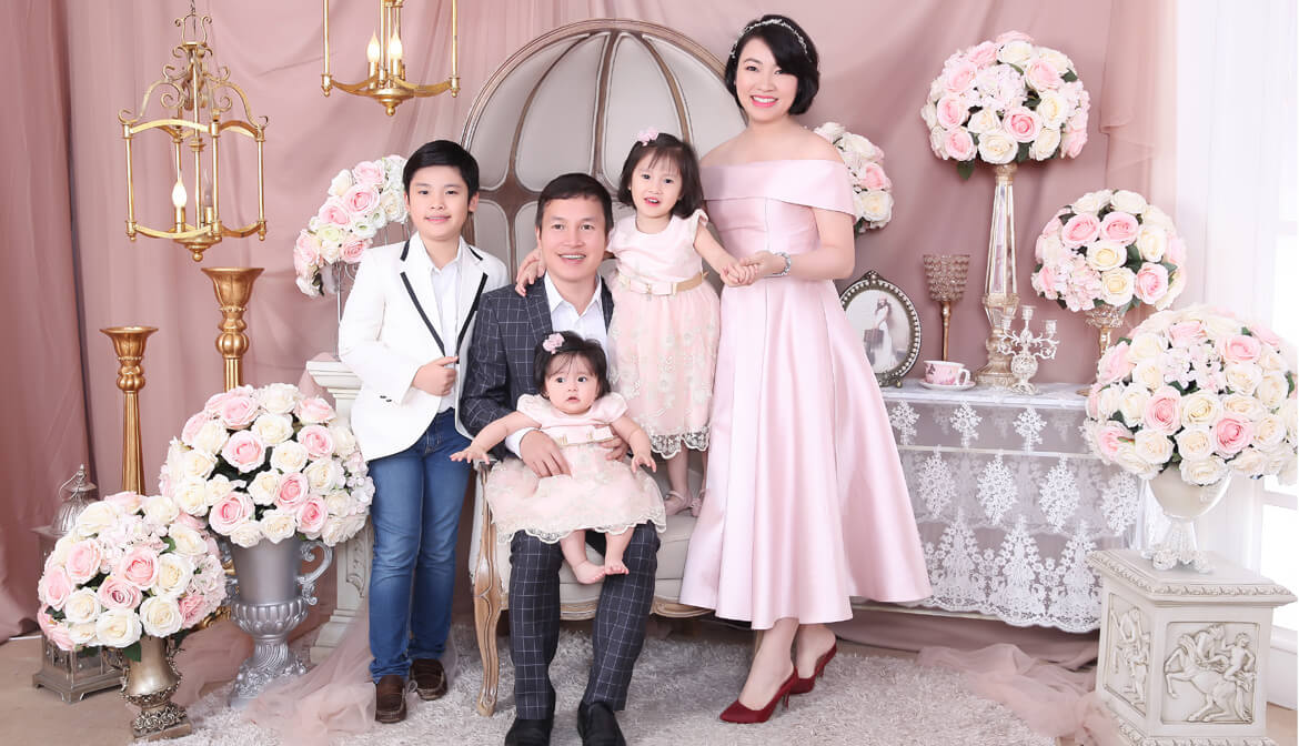 10 mẹo chụp ảnh gia đình mặc gì cho đẹp để không bị lỗi thời trong bức hình
